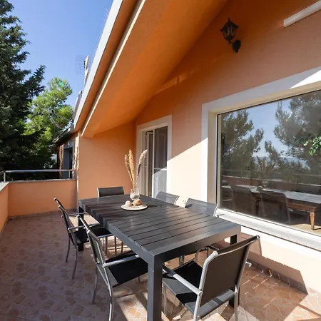 Apartmant With Pool 8 *