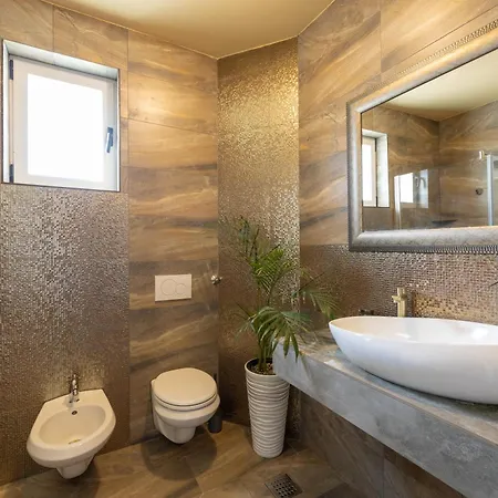 شقة Apartmant With Pool 8 Kaštela