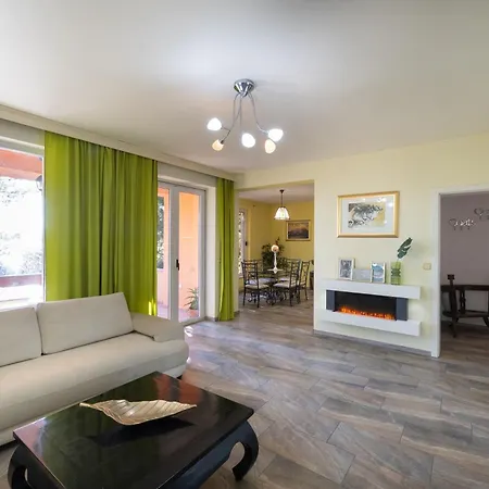 Apartmant With Pool 8 * Kaštela