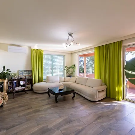 Apartmant With Pool 8 Kaštela