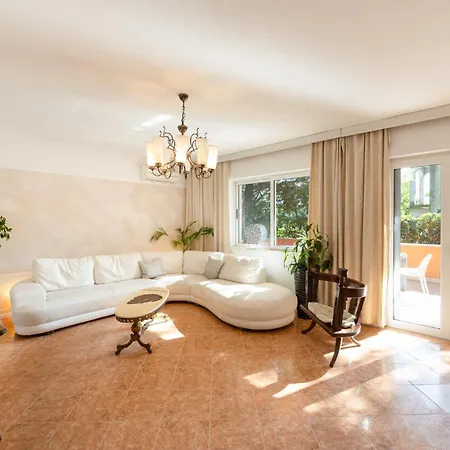 Apartmant With Pool 8 شقة *