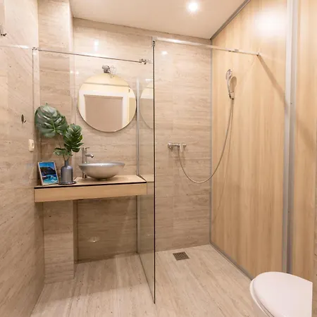 شقة Apartmant With Pool 8 Kaštela