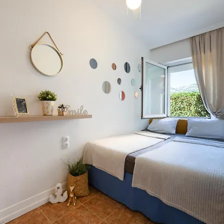 Apartmant With Pool 8 *