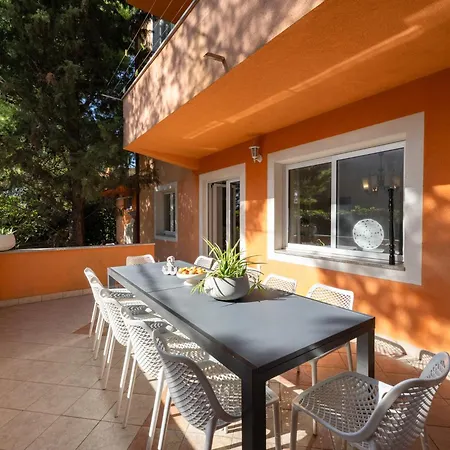Apartmant With Pool 8 شقة Kaštela