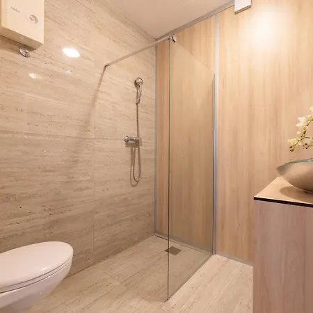 Apartmant With Pool 8 شقة *