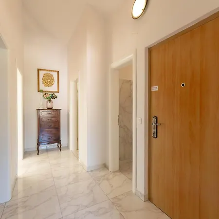 شقة Apartmant With Pool 8 *