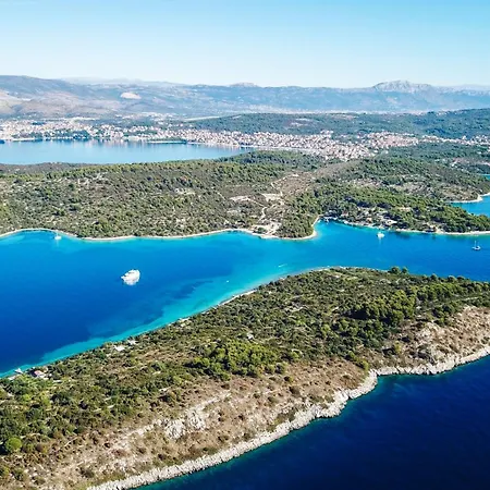 Apartmant With Pool 8 شقة Kaštela